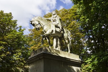 The statue of Louis XIII riding a horse in Place des Vosges, Par clipart