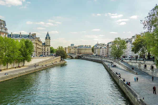 Seine embankment, Paris, França — Fotografia de Stock