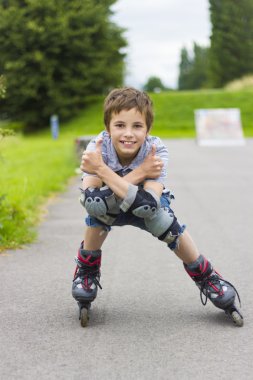 rollerskater koruma seti gülümseyen portresi
