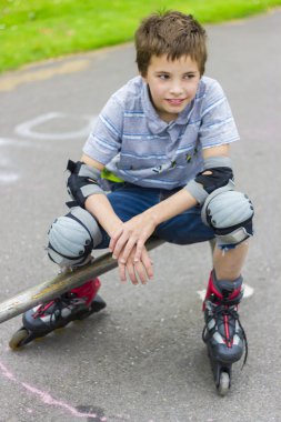 rollerskater koruma seti gülümseyen portresi