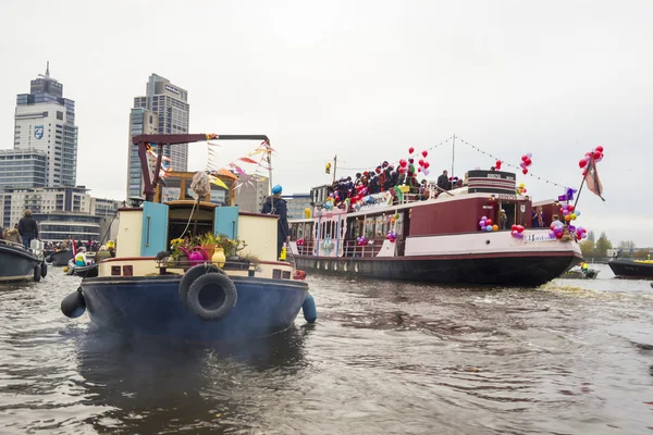 AMESTERDÃO, PAÍSES BAIXOS - NOVEMBRO, 18, 2012 - Sinterklaas ar — Fotografia de Stock