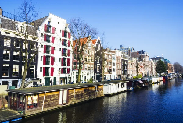 Classical Amsterdam view on a canal, the Netherlands — Stock Photo, Image