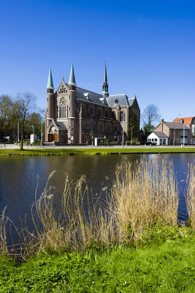 Uitzicht op de kerk, stad van alkmaar, holland, Nederland — Stockfoto