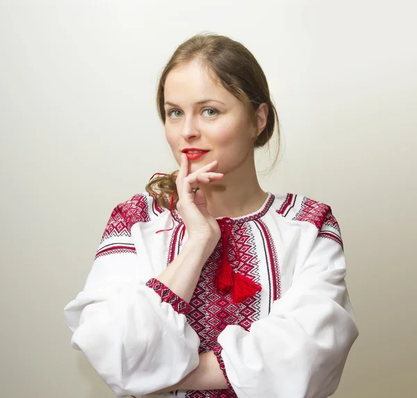 Portrait of beautiful young woman in the Ukrainian national clot — Stock Photo, Image