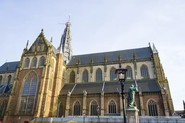 St bavo kerk of "grote kerk" haarlem, Nederland — Stockfoto