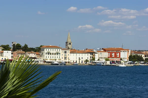 Weergave van Porec van het eiland van Sint Nicolaas (Sveti Nikola) — Stockfoto