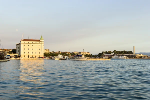 Geteilter Blick am Abend bei Sonnenuntergang — Stockfoto