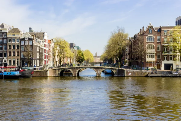 查看上游船，阿姆斯特丹，荷兰 — 图库照片