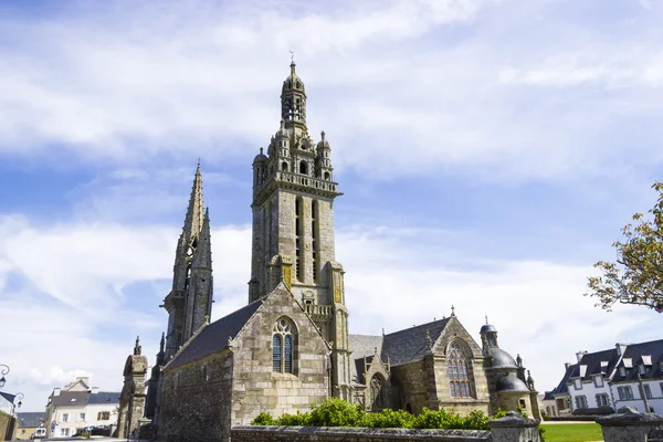Gotische Kirche in der Bretagne, Frankreich — Stockfoto