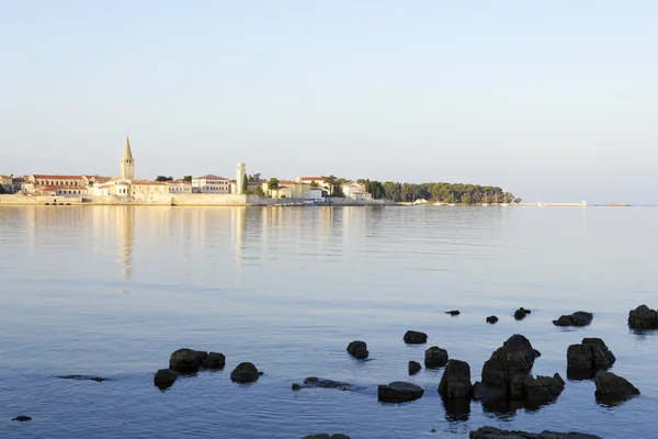 A hajnali nap Porec — Stock Fotó