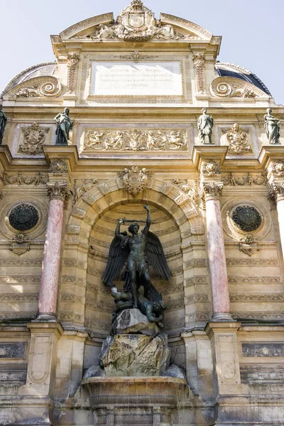 Saint michael fontän, paris, Frankrike — Stockfoto