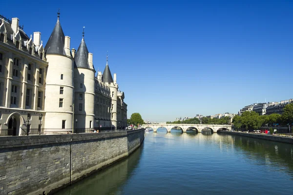 Ponte sobre Sena, Paris, França — Fotografia de Stock