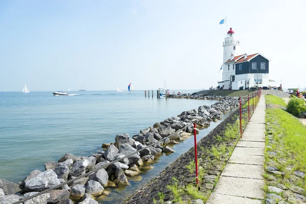 Cesta k majáku, marken, Nizozemsko — Stock fotografie