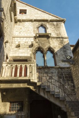 merdiven ve kapı Hırvatistan ile geleneksel eski yard