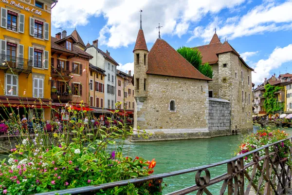 Annecy 'deki Thiou Kanalı.