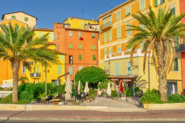 Menton, Cote dAzur, French Riviera 'daki renkli evler