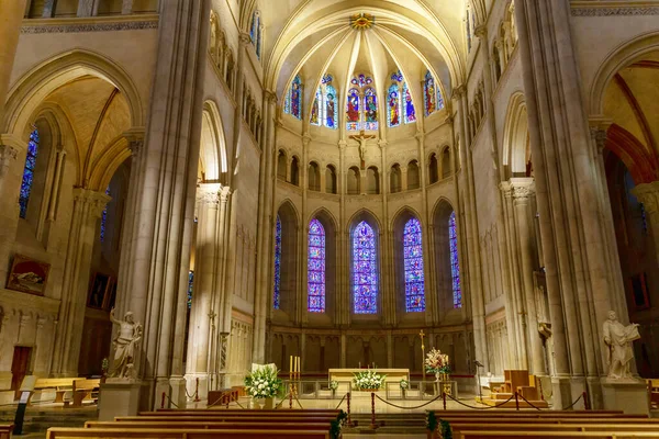 Interior Catedral Saint Jean Baptiste Lyon França — Fotografia de Stock