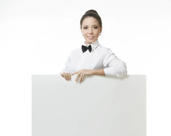 Όμορφη χαμογελαστό επιχειρηματίας με κενό πανό που απομονώνονται σε λευκό φόντο — Φωτογραφία Αρχείου