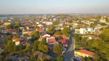 Romanya 'nın kuzey Dobruja kentindeki Tulcea kentinin hava manzarası