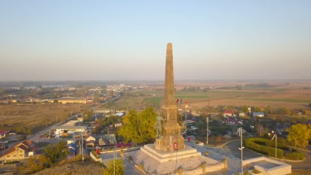 Vista Aérea Del Monumento Independencia Ciudad Tulcea Norte Dobruja Rumania — Vídeos de Stock