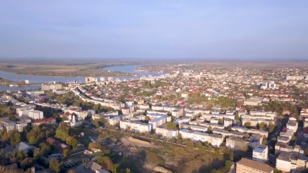 罗马尼亚Dobruja北部Tulcea市的空中景观 — 图库视频影像