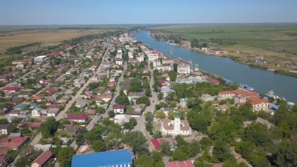 Luftaufnahme Des Stadthafens Sulina Und Der Ins Schwarze Meer Fließenden — Stockvideo