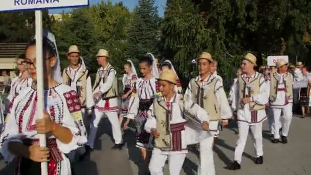 Tulcea Romania August Romanian National Costumes Parade International Folklore Festival — Stockvideo