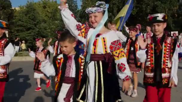 Tulcea Romania August Ukrainian National Costumes Parade International Folklore Festival — Vídeo de stock