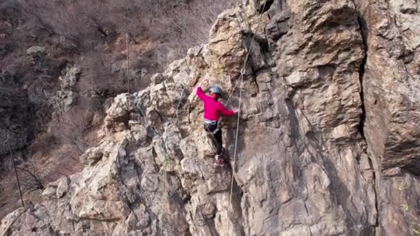 Rock climbing training on steep slope in mountains — Stock Video