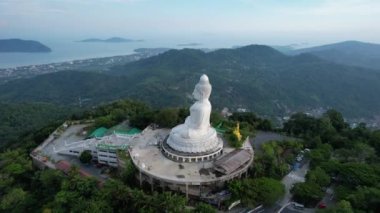 Büyük Buda 'nın insansız hava aracı görüntüsü, Tayland.