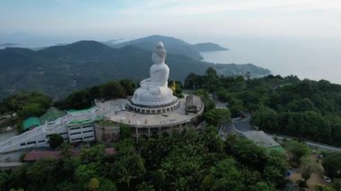 Büyük Buda 'nın insansız hava aracı görüntüsü, Tayland.