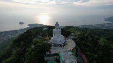 Büyük Buda 'nın insansız hava aracı görüntüsü, Tayland.