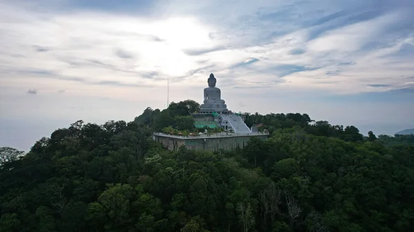 Drone vista del Gran Buda, Tailandia. —  Fotos de Stock