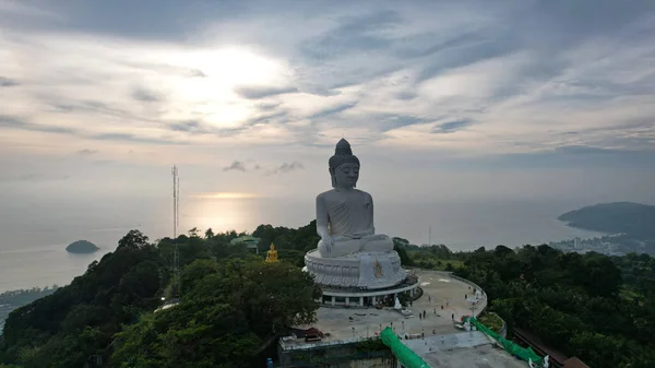 Drone vista del Gran Buda, Tailandia. —  Fotos de Stock