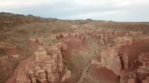 Wielki Kanion Charyn Skały Skał Osadowych Ogromne Pęknięcia Skałach Ziemia — Wideo stockowe