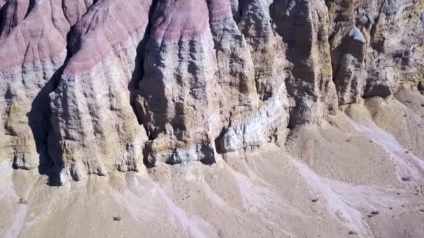 Kolorowe Góry Aktau Stepie Góry Wapienne Środku Pustyni Kolorowe Wzgórza — Wideo stockowe