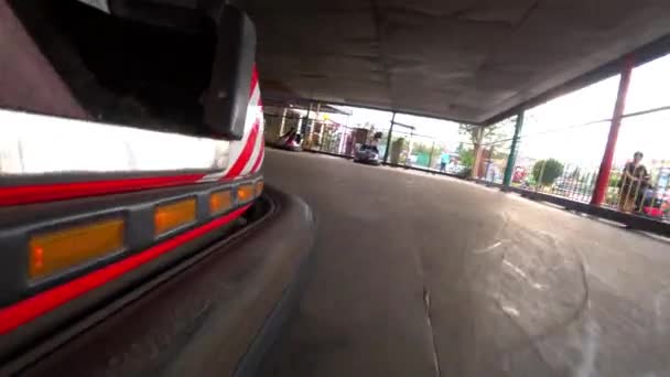 Board Racing Car Kart Room Guy Kart Car Tries Catch — 图库视频影像
