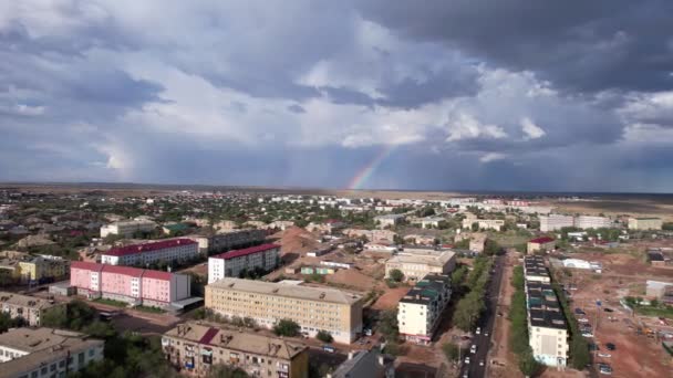 Bright Rainbow Rain City Balkhash Small Town All Wet Large — Αρχείο Βίντεο