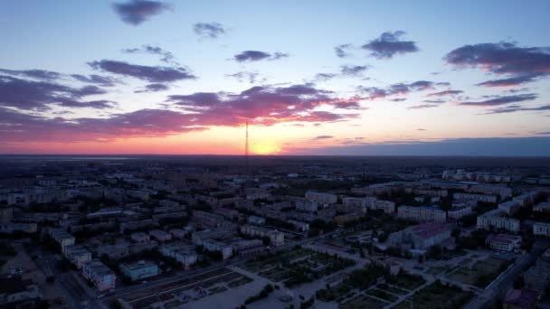 Pink Sunset Small Town Top View Drone Sun Sinking Horizon — Vídeo de stock