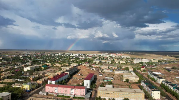 Fényes Szivárvány Eső Borítja Balkhash Városát Kisváros Csupa Víz Nagy — Stock Fotó