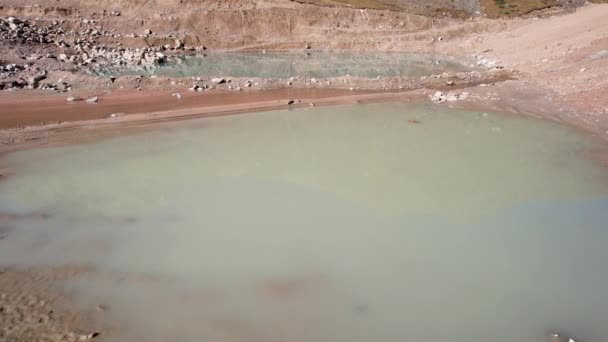 Lac Artificiel Montagne Avec Eau Bleue Barrage Surface Turquoise Eau — Video