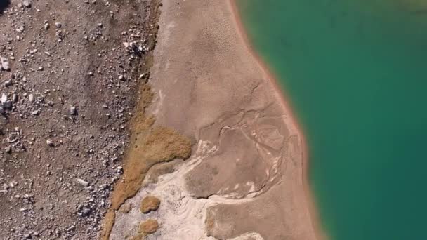 Color Esmeralda Del Agua Lago Montaña Drone Vista Lago Montaña — Vídeos de Stock