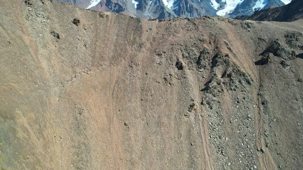 Passo Montagna Con Una Discesa Ripida Rocce Terreno Roccioso Tracce — Foto Stock