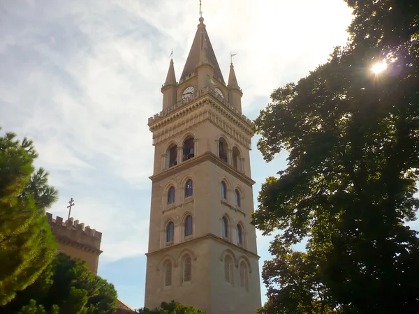 Catedral na praça Duomo em Messina — Fotografia de Stock