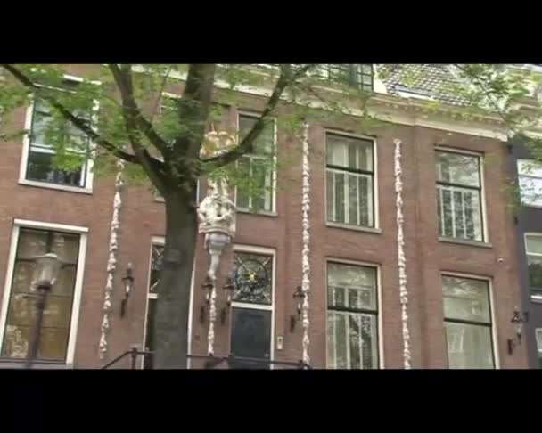 Amsterdam, Niederlande - august 2011: amsterdam canal boat view — Stockvideo