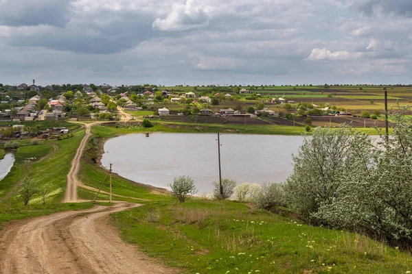 Uma Vista Uma Pequena Aldeia Moldávia Paisagem Rural Dezinghea República — Fotografia de Stock