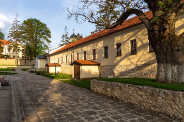 Ortaçağ Moldova 'sında kurulan en eski manastırlardan biri olan Capriana Manastırı. Capriana, Moldova Cumhuriyeti .