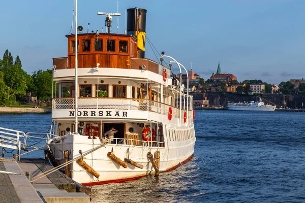 Stockholm Sweden May 2016 Tourist Ship Moored Riddarholmen Island Gamla — Stock Photo, Image