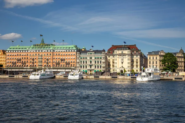 Stockholm Juni 2016 Fartyg Förtöjda Gamla Stan Stockholms Gamla Historiska — Stockfoto