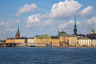 Stockholm, İsveç - 25 Haziran 2016: Stockholm 'ün tarihi kenti Gamla Stan' in görüntüsü.
